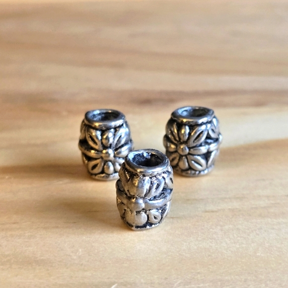 Charm Bracelet Silvertone Spacer Beads With Flowers Set Of 3 Fits Pandora Style - Picture 3 of 6